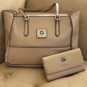 Guess shoulder bag with matching wallet